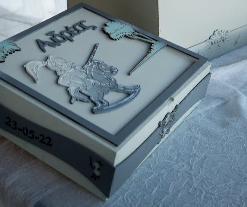 Ξύλινο Κουτί Αποθήκευσης "Μικρός Ιππότης" και Όνομα (36,8cm *34,3cm*10,1cm)