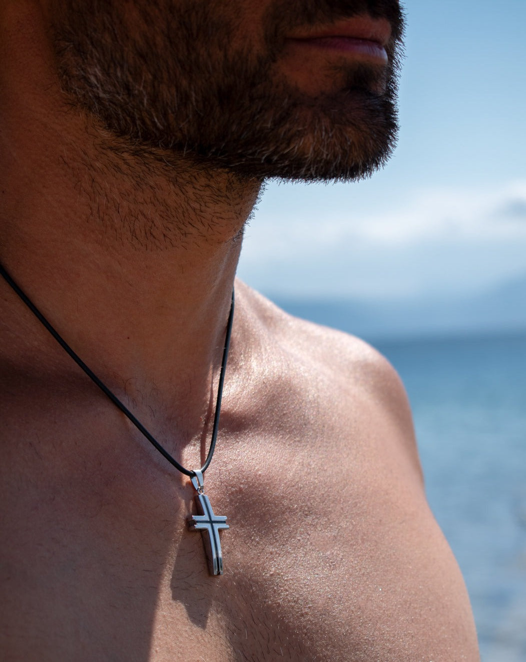 Ανδρικός Σταυρός σε minimal γραμμή από ανοξείδωτο ατσάλι