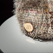 Translation missing: el.sections.featured_product.gallery_thumbnail_alt