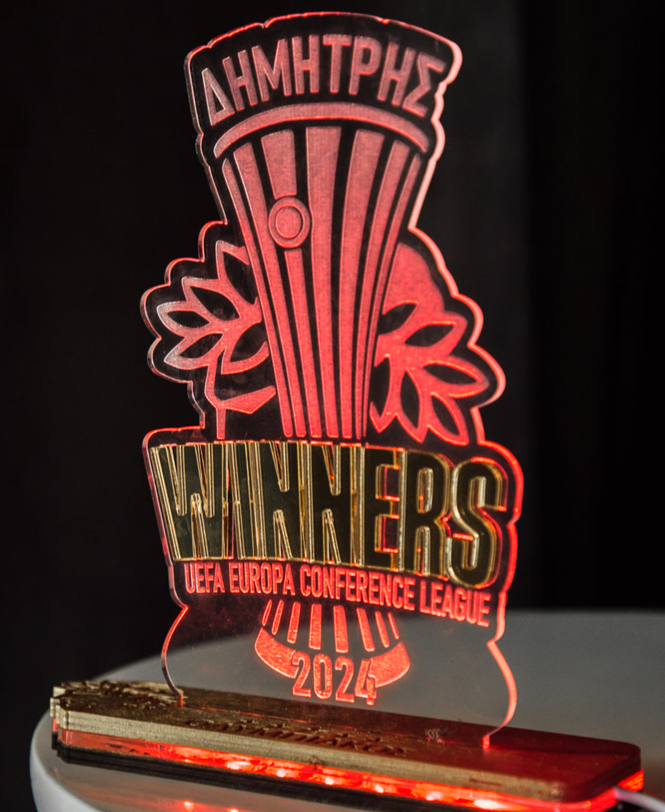 Επιτραπέζιο Φωτιστικό "Winners 2024" ΟΣΦΠ με ένθετο στοιχείο χρυσό Plexiglass