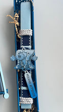 Translation missing: el.sections.featured_product.gallery_thumbnail_alt