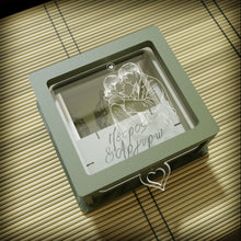 Translation missing: el.sections.featured_product.gallery_thumbnail_alt