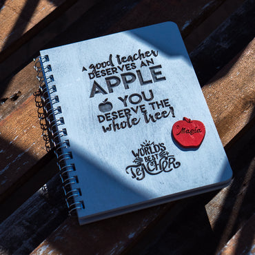 Ξύλινο Σημειωματάριο με Όνομα |"The Best Teacher"
