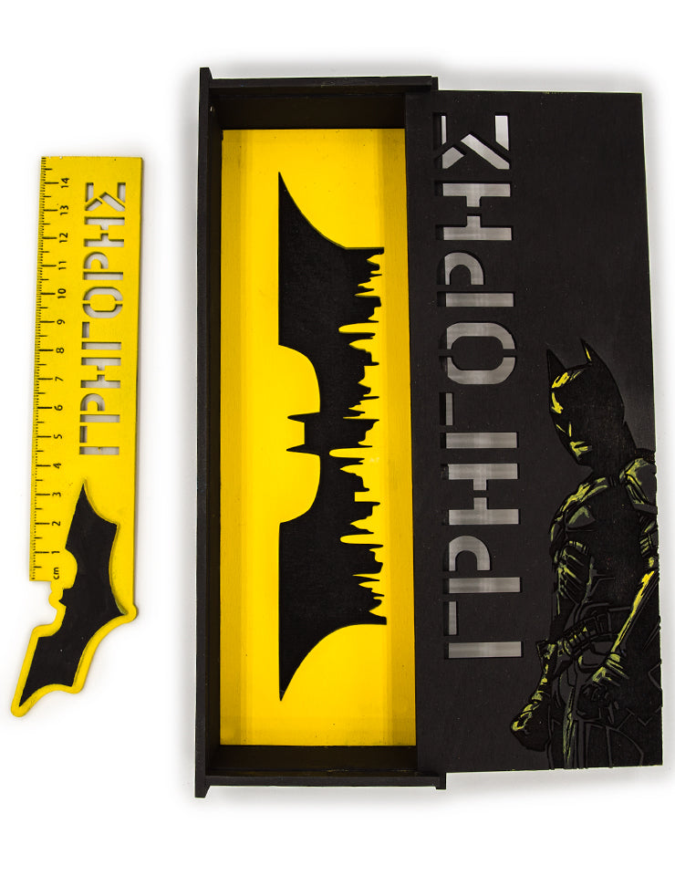 "The Bat"| Σετ Ξύλινη Κασετίνα & Χάρακας με Όνομα
