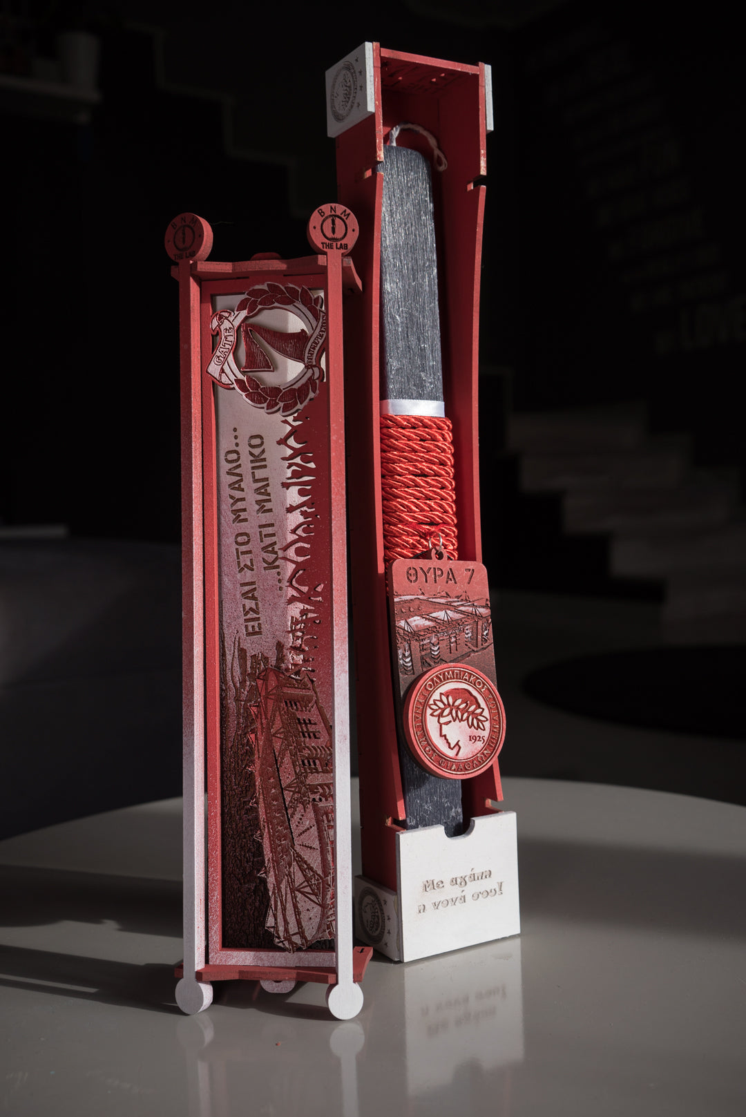 Πασχαλινή Λαμπάδα "Γήπεδο Καραϊσκάκη"  Σετ με Βάση Tablet/Smartphone ΟΣΦΠ με Όνομα & Αφιέρωση