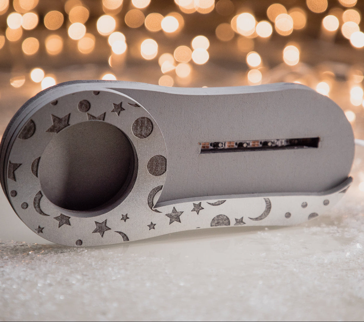 Minimal Christmas Tree | Χριστουγεννιάτικη Μπάλα με Μονόγραμμα σε φωτιζόμενη βάση