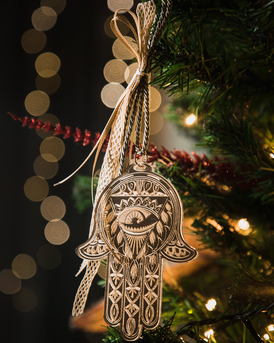 Golden Wish Hand: Το χέρι σύμβολο σε κρεμαστό plexiglass γούρι (12cm) με δυνατότητα προσωποποίησης