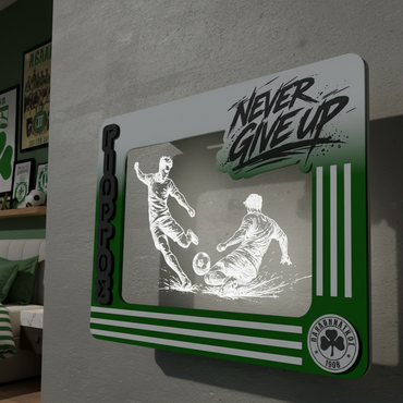 Φωτιζόμενο Κάδρο χάραξη "Football Player"σε plexiglass με σήμα Συλλόγου  & Όνομα (31,5 cm*23,5cm)