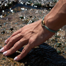 Translation missing: el.sections.featured_product.gallery_thumbnail_alt
