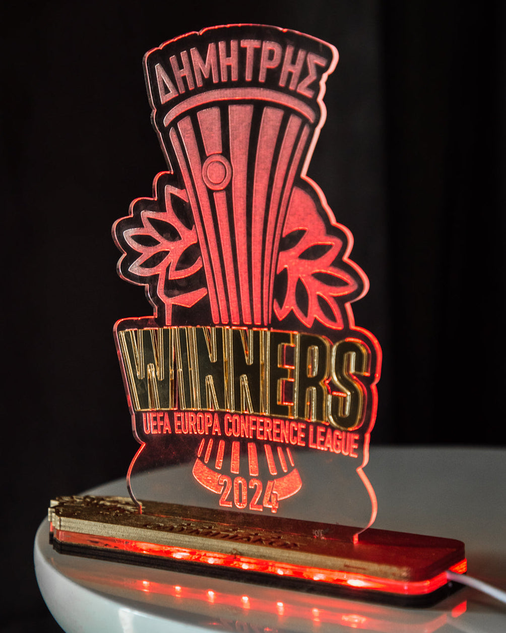 Πασχαλινή Λαμπάδα "Γήπεδο Καραϊσκάκη" Σετ Επιτραπέζιο Φωτιστικό "Winners" χρυσό plexiglass