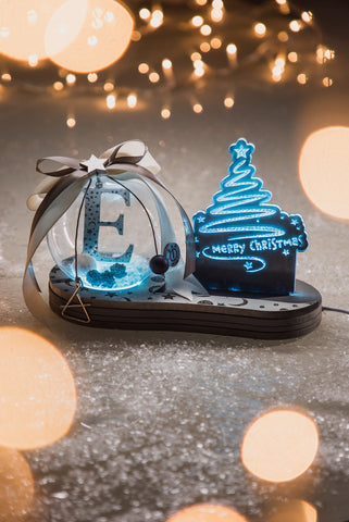 Minimal Christmas Tree | Χριστουγεννιάτικη Μπάλα με Μονόγραμμα σε φωτιζόμενη βάση