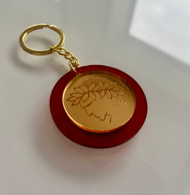 Μπρελόκ Red-Gold Plexiglass "Ολυμπιακός" με όνομα στην πίσω όψη