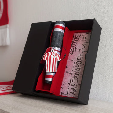 Ξύλινη Κασετίνα  με Λαμπάδα "THRILOS LION ROARS"με προσωποποιημένο μπρελόκ