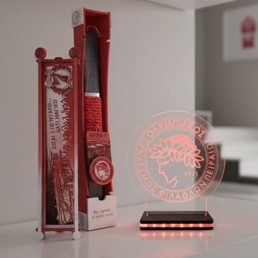 ΣΕΤ| Πασχαλινή Λαμπάδα "Ολυμπιακός" με μπρελόκ "Γήπεδο Καραϊσκάκη" & Φωτιστικό Σήμα με Όνομα