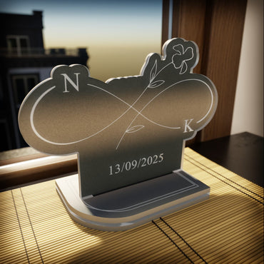 "Infinite Love" | Επιτραπέζιο Φωτιστικό Με Μονογράμματα σε Συνδυασμό Ξύλου & Plexiglass