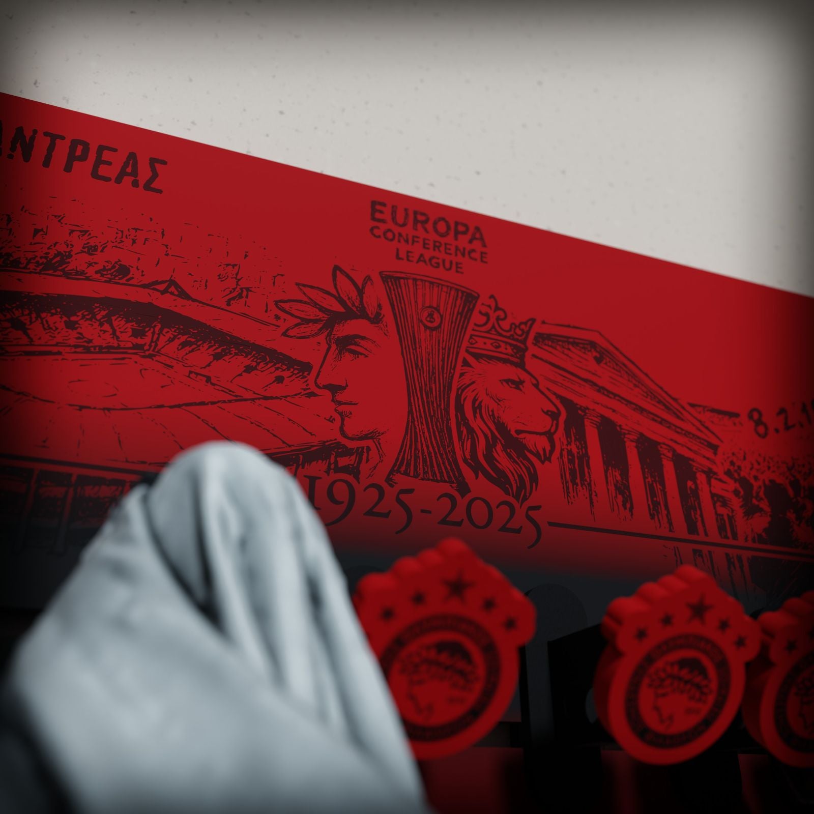 "RED HISTORY THRILOS" | Ξύλινη Κρεμάστρα Τοίχου 6 Θέσεων  με χάραξη ονόματος (36cm*20cm)