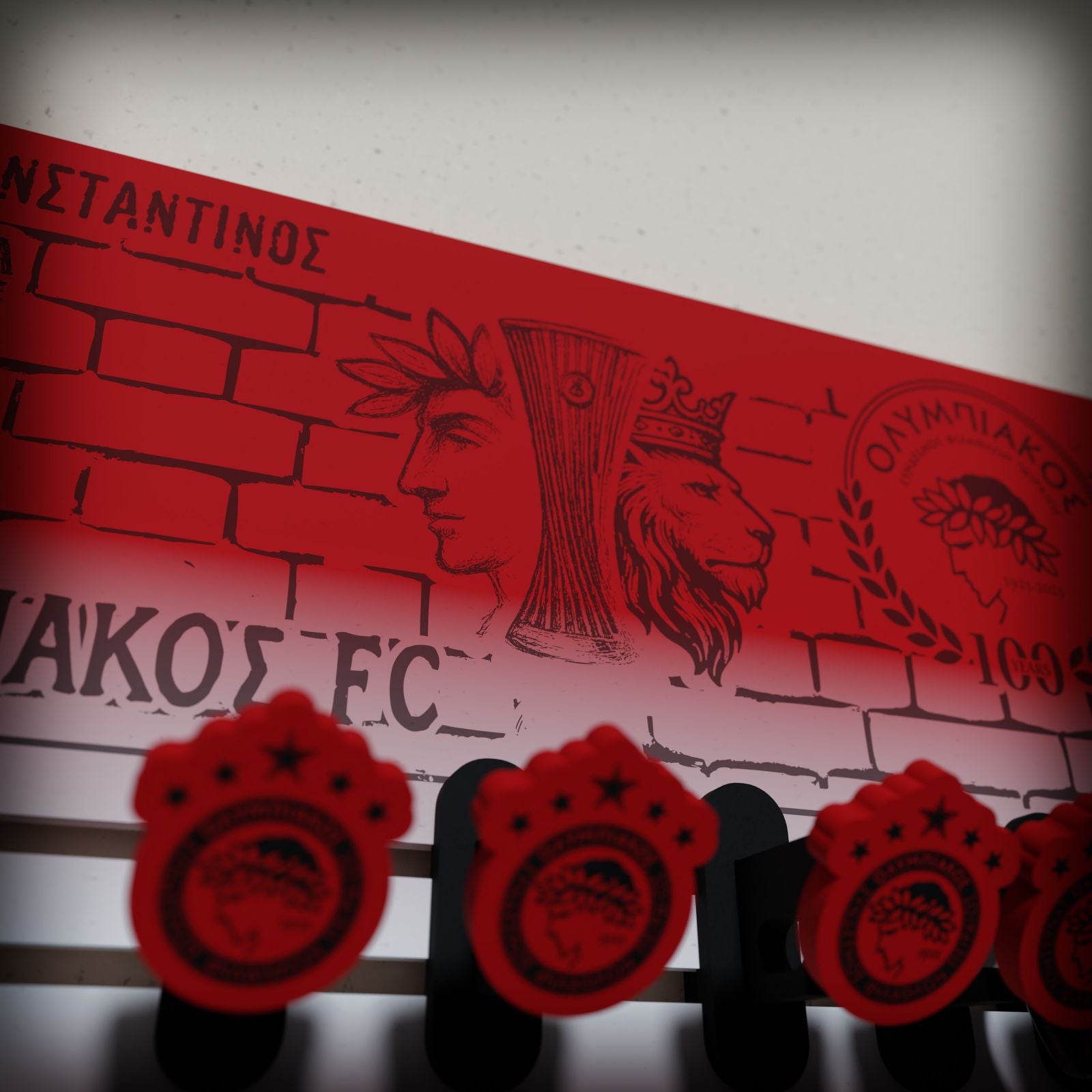 "THRILOS EUROPA CONFERENCE CUP" | Ξύλινη Κρεμάστρα Τοίχου 6 Θέσεων  με χάραξη ονόματος (36cm*20cm)