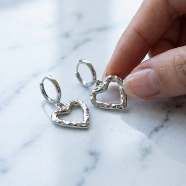 Σετ Κρεμαστά Σκουλαρίκια "Textured Little Hearts" από ατσάλι