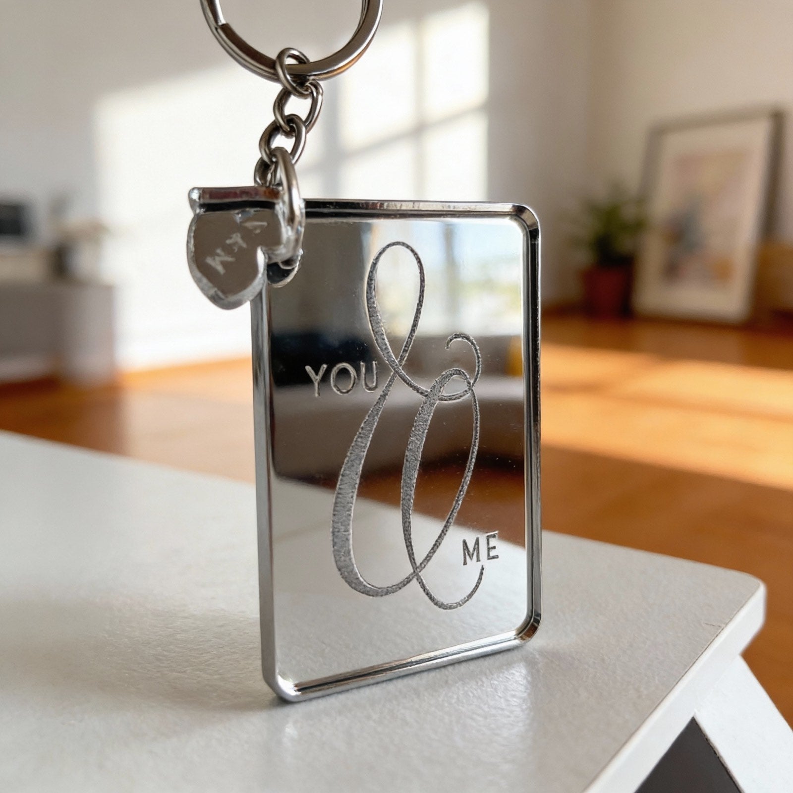Plexiglass Μπρελόκ "You & Me" με μονογράμματα της επιλογής σας