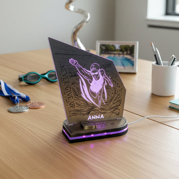 Επιτραπέζιο Φωτιστικό "Swimmer" με Όνομα & Δυνατότητα προσθήκης Σήματος/Ομάδας/Συλλόγου