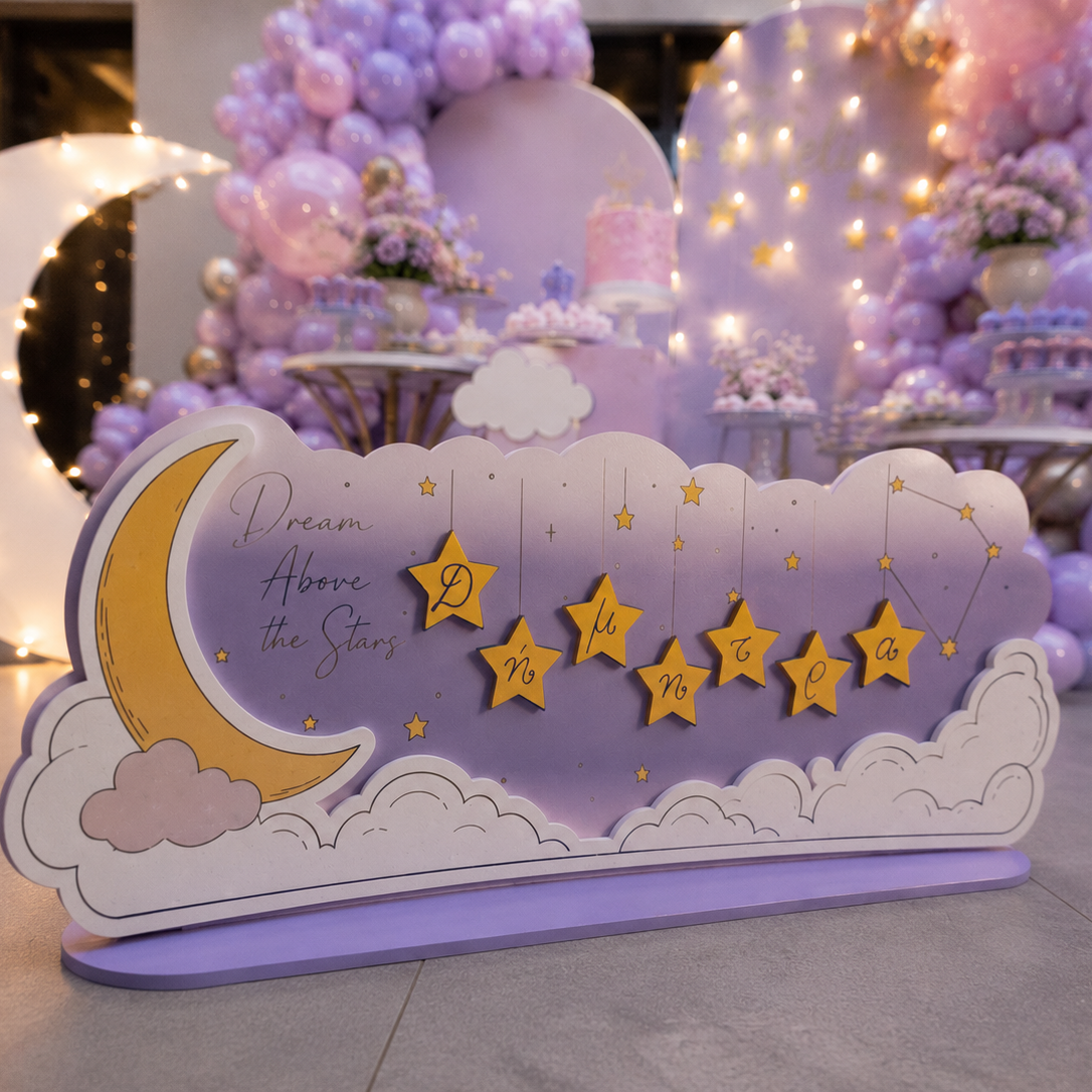 Ξύλινο Stand "Above the Stars" με Όνομα σε τρισδιάστατη μορφή αστεριών (επιλογές χρωμάτων)