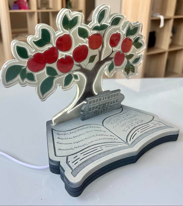 Eπιτραπέζιο Φωτιστικό "School Tree" με ονόματα μαθητών και αφιέρωση (συνδυασμός ξύλου & plexiglass)